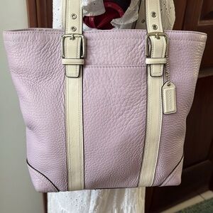 Coach  Hampton tote bag  F10692 shoulder bag  pebbled leather  Violet/white VEUC